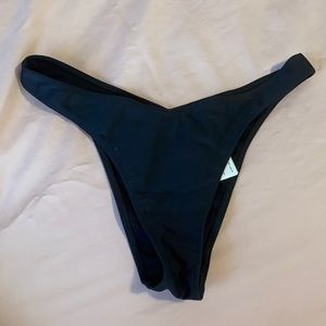 High leg cheeky bikini bottoms